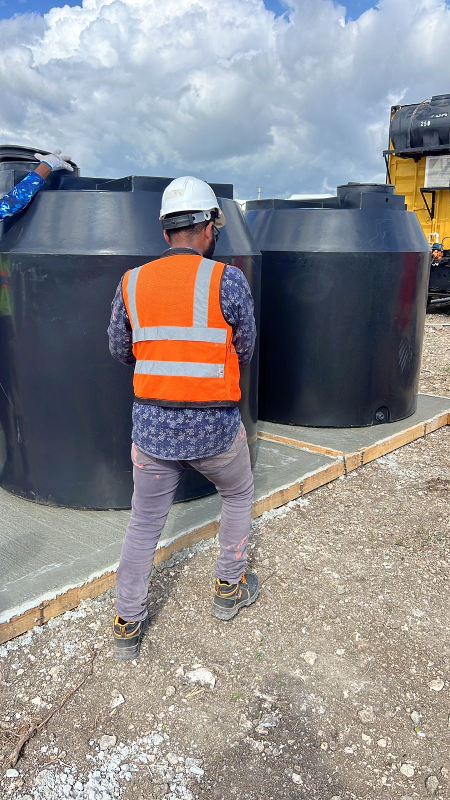 Proyecto instalación energética y agua potable en campamento provisional